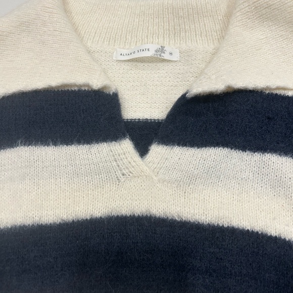 ALTAR’D STATE Blue + Ivory Sweater
Women’s Medium - Picture 2 of 5